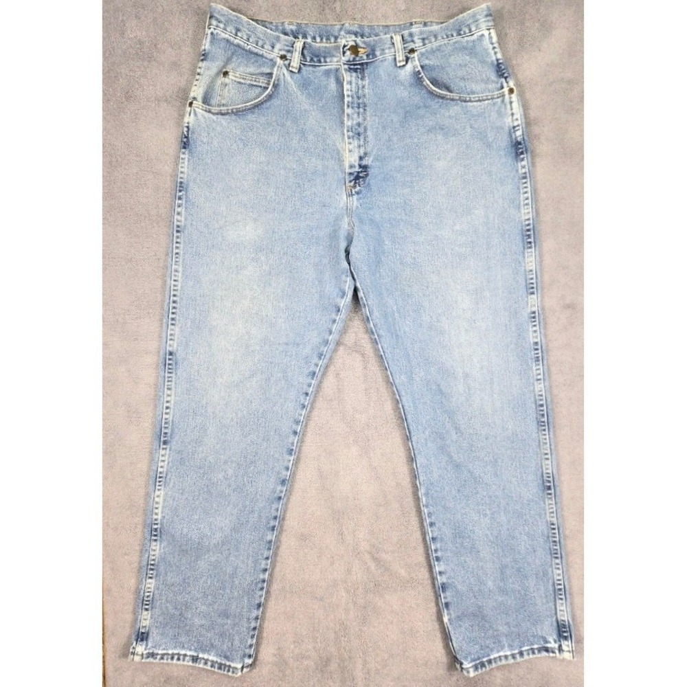 Wrangler Men's 38x32 Vintage Light Wash Blue Jeans Straight Leg USA Madeo